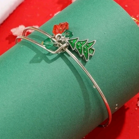 NEW!  Adjustable Christmas  charm bangle  - BTQ - Picture 6 of 7